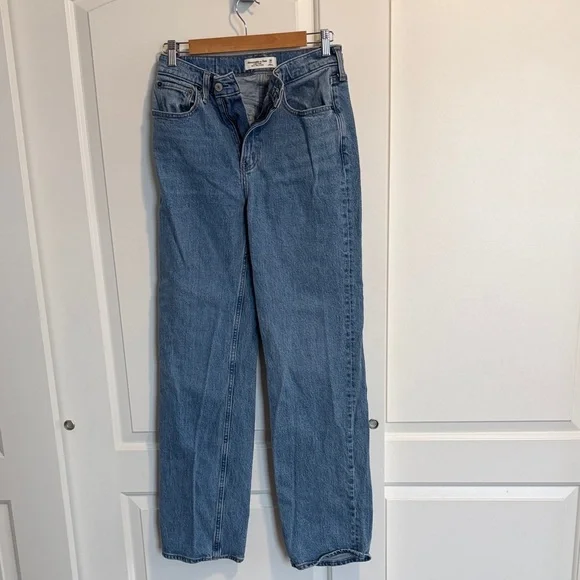 High Rise 90s Relaxed Jean (Long) - Picture 4 of 6